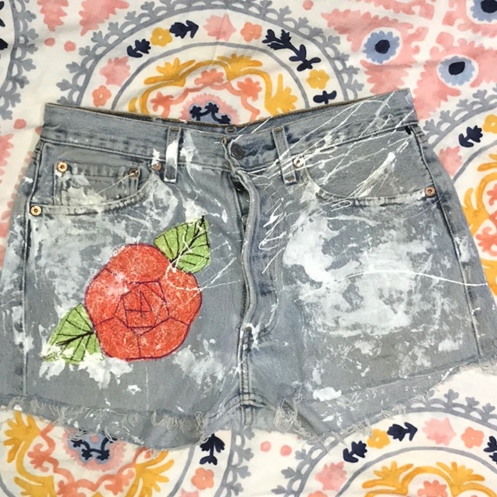 Vintage Upcycle LEVI’s cut off denim shorts Z10-3